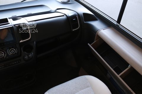 Integroitu matkailuauto Carado I 447
