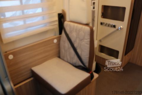 Autocaravana semi-integrada Bürstner Limited T 727 G