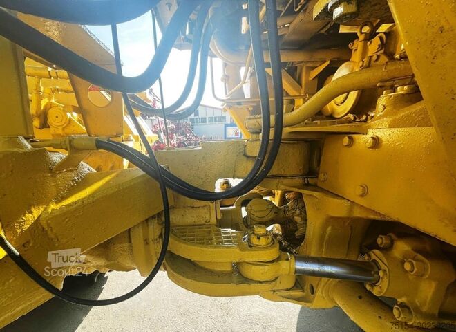 Tracteur Kirovets K700A V8