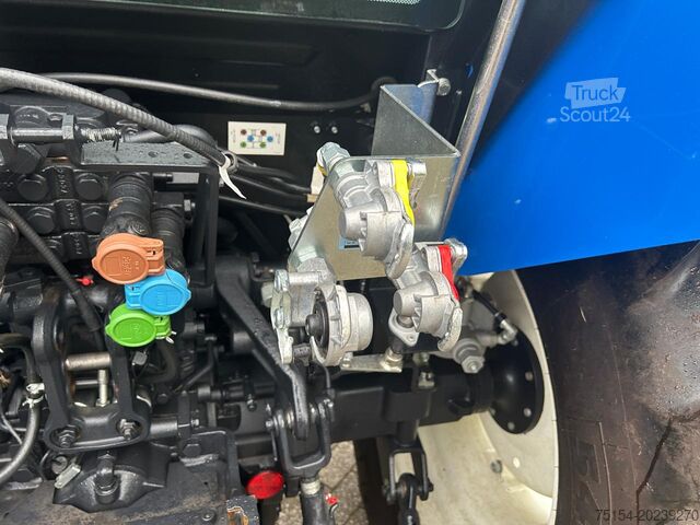 Traktor New Holland T 4.75