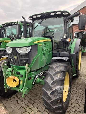 Traktor John Deere 6110R