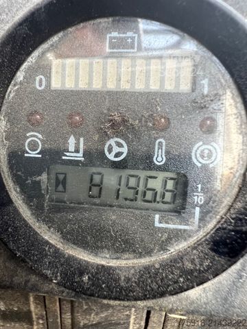 Reach truck LINDE R16 mit neuwertiger Batterie und Ladegerät