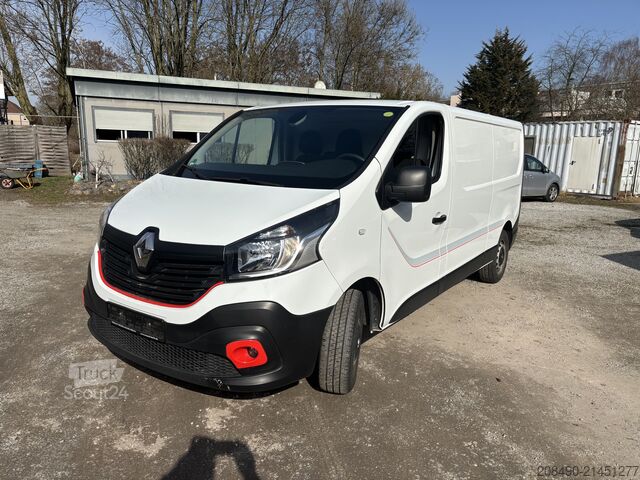 Skåpbil, navigation, klimatanläggning, 89 kW, nybesiktigad Renault Treafic L