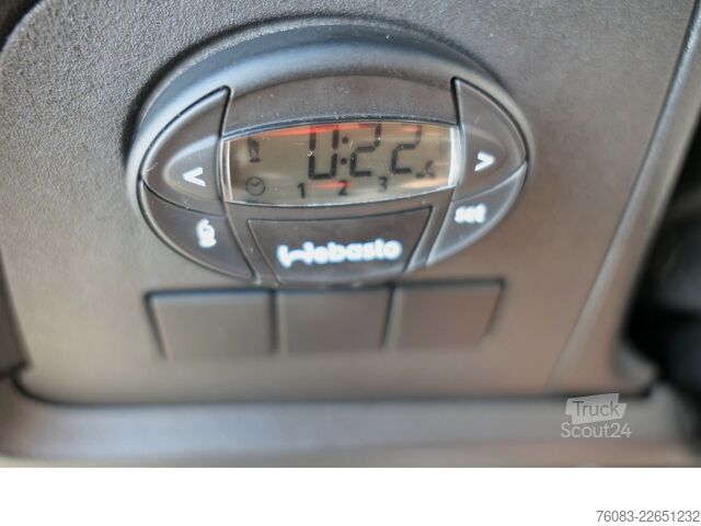Kombi z visokim stropom IVECO Daily 35-210 Maxi Vollausstattung Full Options