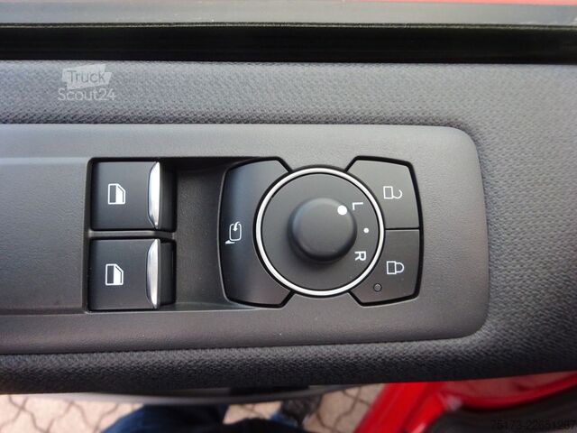 Minibus FORD Tourneo Custom L1 Sport PHEV AHK Exklusiv 360Kam