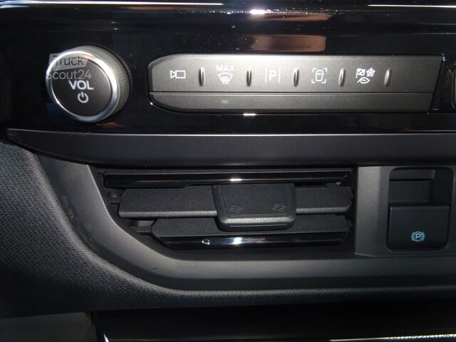 Minibus FORD Tourneo Custom L1 Sport PHEV AHK Exklusiv 360Kam