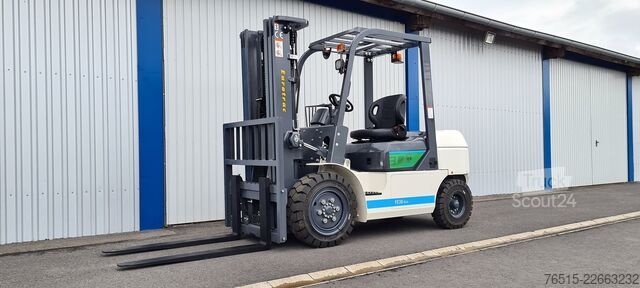 încărcător de curte Eurotrac FE30-Eco Elektro-Gabelstapler Lithium-Ba