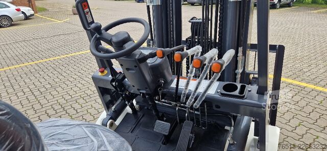 încărcător de curte Eurotrac FE30-Eco Elektro-Gabelstapler Lithium-Ba