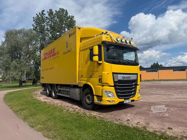 Bőrönd DAF XF 510 SpaceCab 6x2 - Box with side doors - Loa...