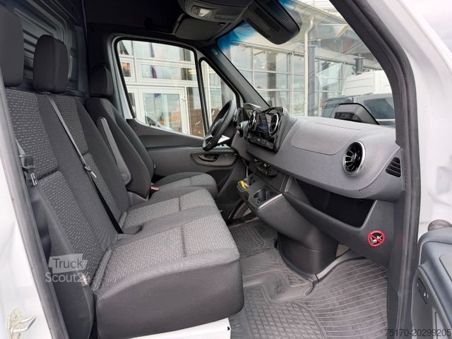 Fourgon tôlé MERCEDES-BENZ Sprinter 319 CDI 4325 DISTRONIC Klima AHK