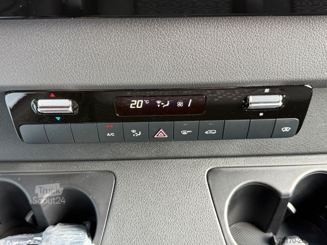 Fourgon tôlé MERCEDES-BENZ Sprinter 319 CDI 4325 DISTRONIC Klima AHK