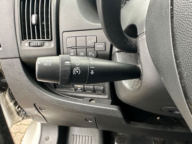 Furgon skrzyniowy CITROEN Jumper Koffer Klima Tiefrahmen