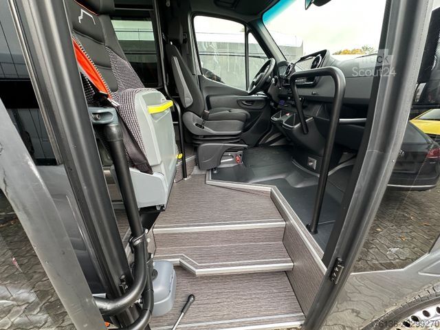Minibus MERCEDES-BENZ Sprinter 519 4x4 22 Sitzer Klima AHK VIP