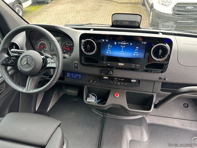 Minibus MERCEDES-BENZ Sprinter 519 4x4 22 Sitzer Klima AHK VIP