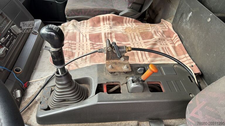 Ανατρεπόμενο φορτηγό Iveco Eurotech 190 E 34 (POMPE MANUELLE / BOITE MANUE...