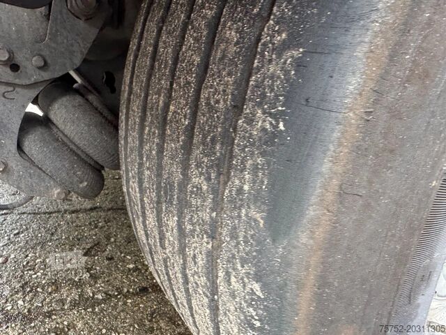 Judančios grindys Kraker 2X K-Force 92m3 Alcoa Durabright SAF Tyrepilot ...