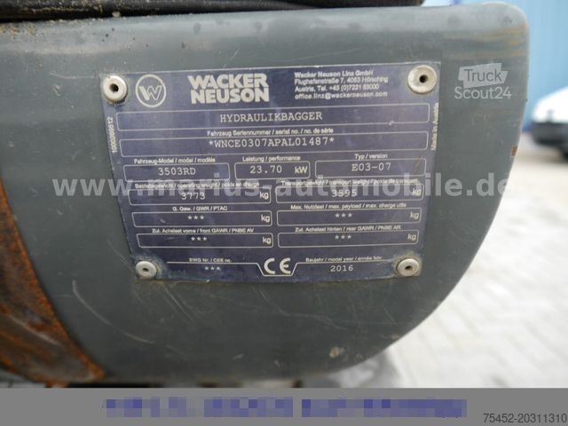 Minikaivinkone WACKER Neuson 3503RD mit 3 Schaufeln
