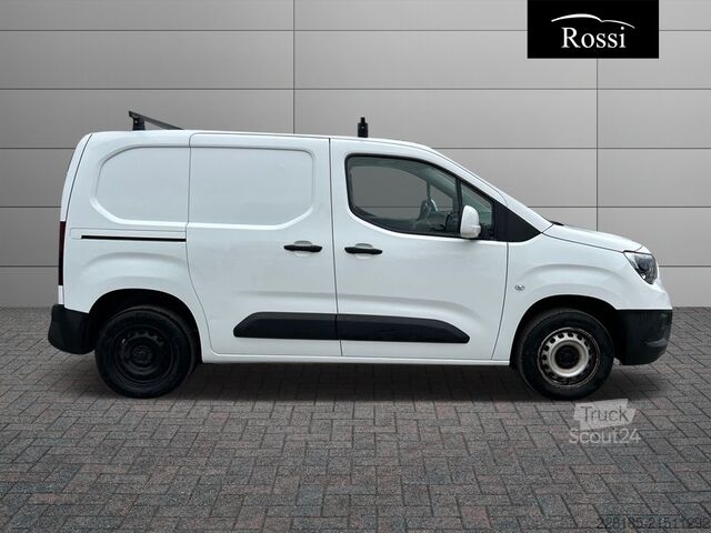 Compact van OPEL Combo IV - Combo cargo 1.5d 100cv L1H1 Edition mt5