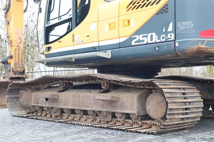 Guseničarski bager Hyundai ROBEX 250 LC-9 | BUCKET | QUICK COUPLER