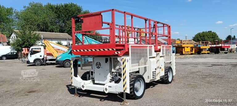 Plataforma de tesoura Genie GS3390 - 12,06 m - 4x4 - diesel