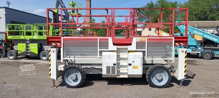Plataforma de tesoura Genie GS3390 - 12,06 m - 4x4 - diesel