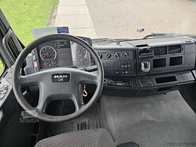 Bavul MAN 26.390 TGA 6X2 TAILLIFT