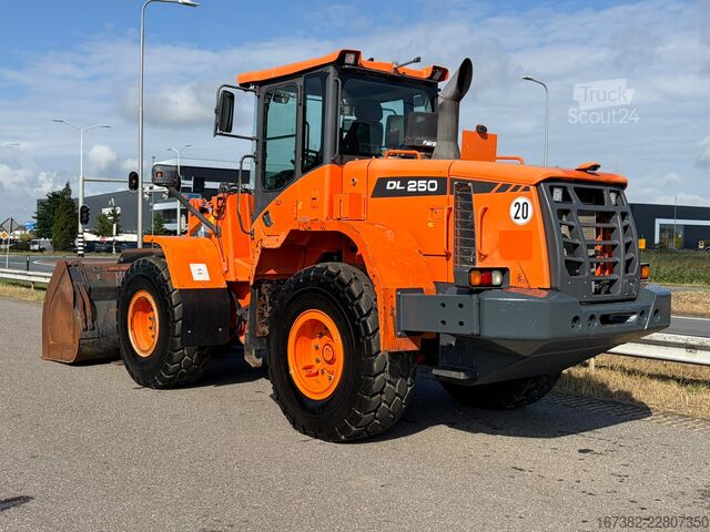 Radlader Doosan DL250-3