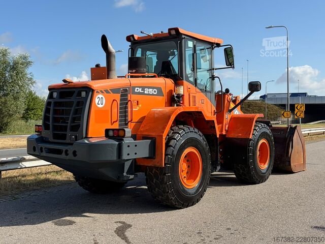 Radlader Doosan DL250-3