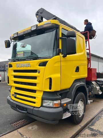 Standard tractor unit SCANIA R480 6x4 Holzkran