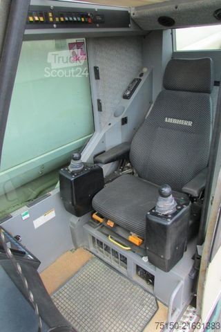 Truck mounted crane LIEBHERR LTM 1250 12x8x10 Kran 250 to Nr.: 706