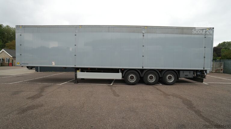 Pohyblivá podlaha Kraker 3 AXLE WALKING FLOOR 90m3