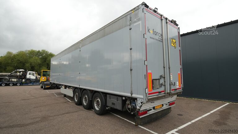 Pohyblivá podlaha Kraker 3 AXLE WALKING FLOOR 90m3