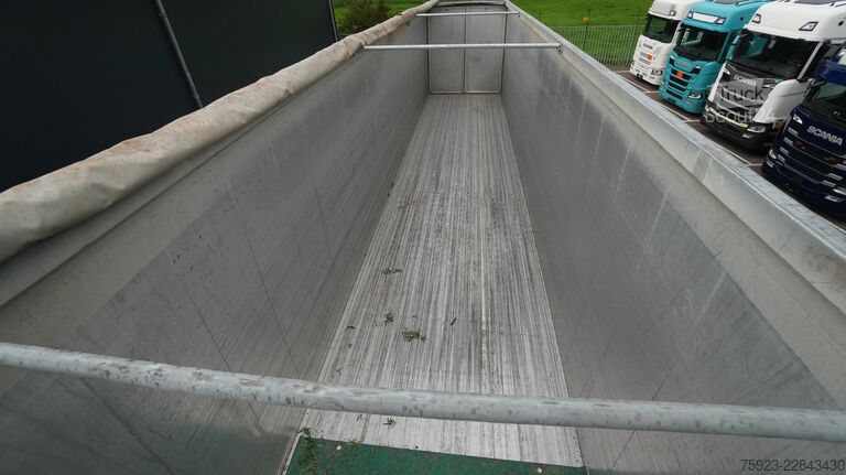 Pohyblivá podlaha Kraker 3 AXLE WALKING FLOOR 90m3