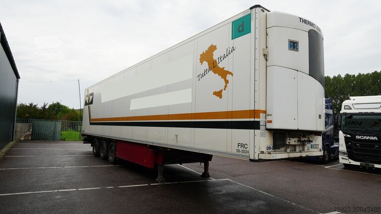 Chladená/mrazená preprava Schmitz Cargobull 3 AXLE FRIGO TRAILER WITH THERMO KING SLXi