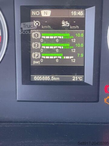 Scania R490 truck tractor Scania R490