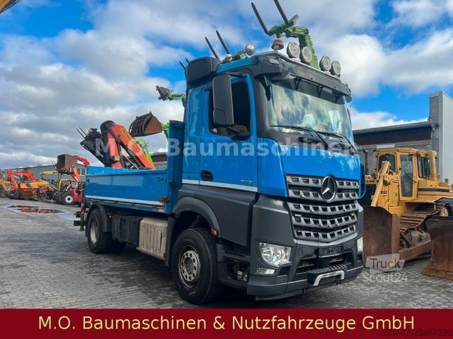 Camión de plataforma MERCEDES-BENZ Arocs 2158 / Palfinger PK 14002