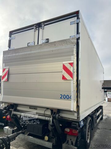 Тентованный прицеп  FAKA DS18  Scheibenbremsen LBW Durchlader