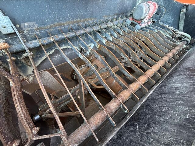 Betono siurblys Mercedes-Benz Arocs 3246 8x4 PUTZMEISTER PUMI 28 m / 7 m3 / F...