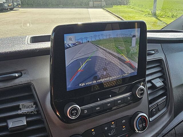 Camioneta familiar de techo alto FORD TRANSIT CUSTOM 2.0 L2H1 Navi Trekhaak!