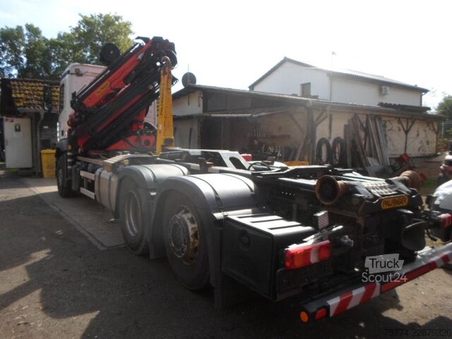 Abrollkipper MERCEDES-BENZ 2843/6x2/Abroller-Kran PK 22002+JIB 060.