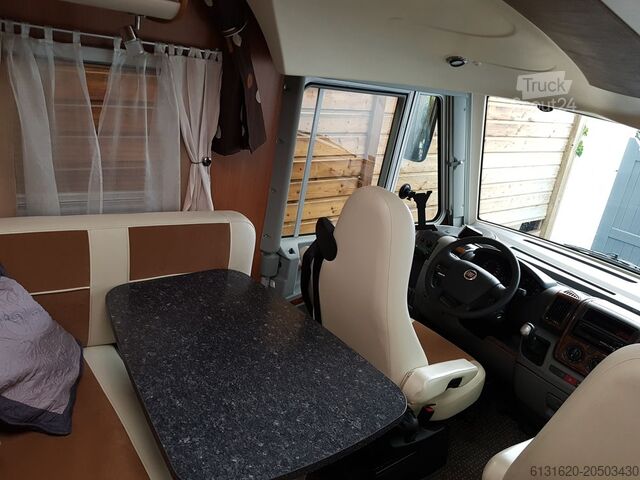 Camping-car intégré Pilote Explorateur G742 LCE