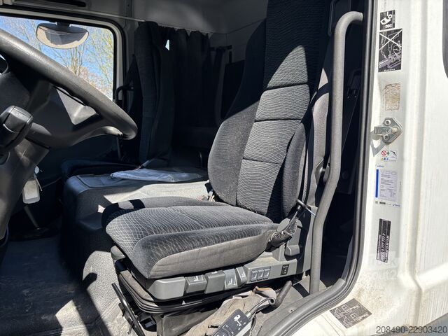 Chasis de furgoneta con plataforma elevadora Mercedes-Benz Atego 821 L, FFH 6 Sitzer