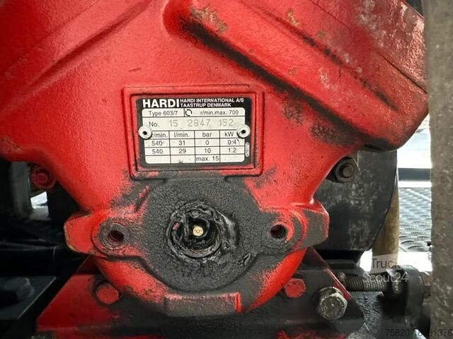 Balayeuse Mercedes-Benz Arocs 1824 4X2 BEAM A9000 SWEEPING TRUCK/ KEHRM...