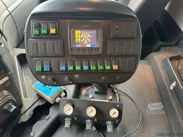 Balayeuse Mercedes-Benz Arocs 1824 4X2 BEAM A9000 SWEEPING TRUCK/ KEHRM...