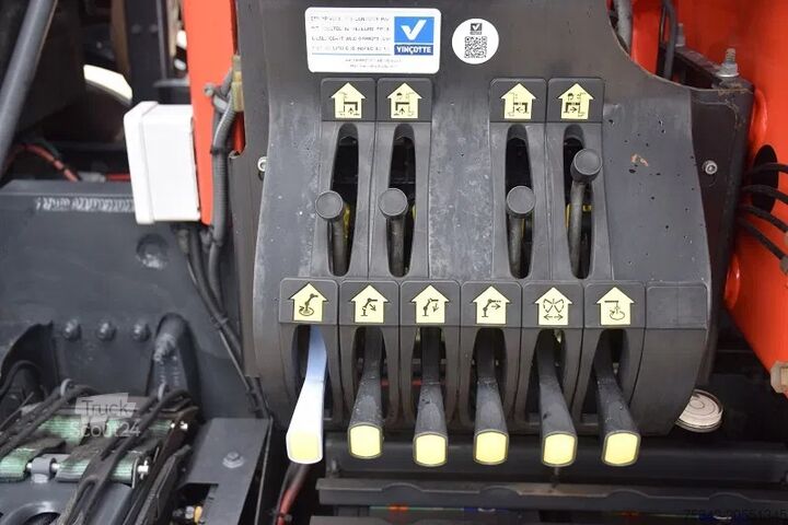 Kranbil Volvo FM 330