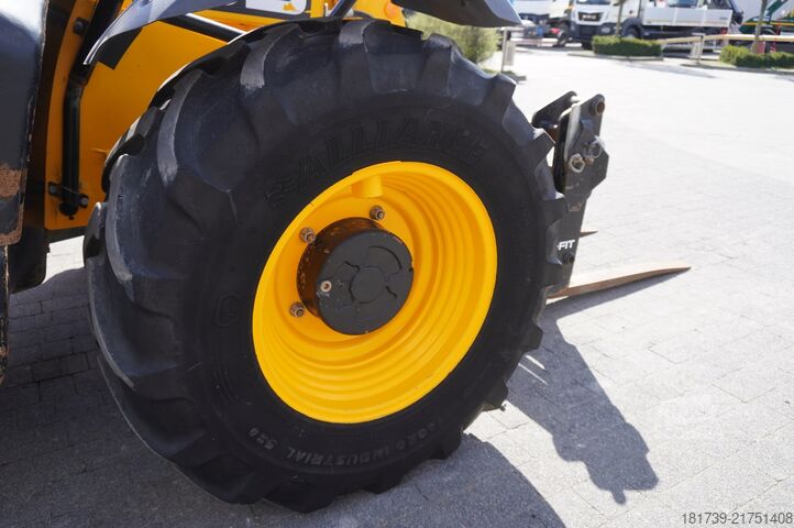 Cargadora telescópica JCB 526-56 AGRI Plus / 5.6 m / joystick