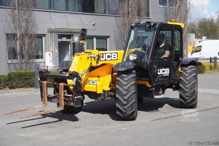Cargadora telescópica JCB 526-56 AGRI Plus / 5.6 m / joystick