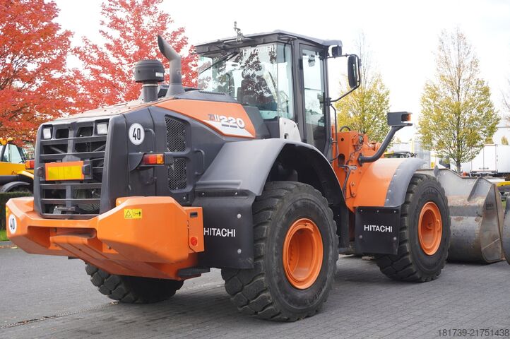Шарнірно-зчленований навантажувач Hitachi ZW220 articulated loader / 2 buckets