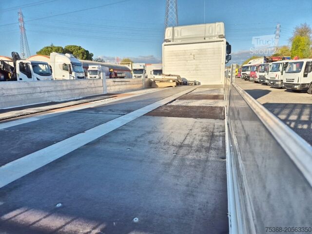 Autocarro con pianale scarrabile e rampa DAF DAF XF 106 440