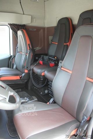 Kamyon üzerine monteli vinç VOLVO FH 550 KRAN PALFINGER PK 370 TEC FLY-JIB Nr: 240